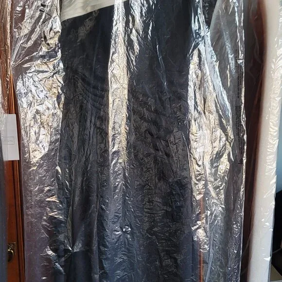 Tadashi Shoji evening gown - Picture 11 of 12